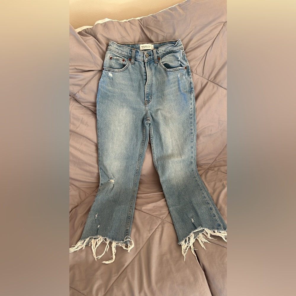 Abercrombie & Fitch Ultra High Rise Kick Flare size 0